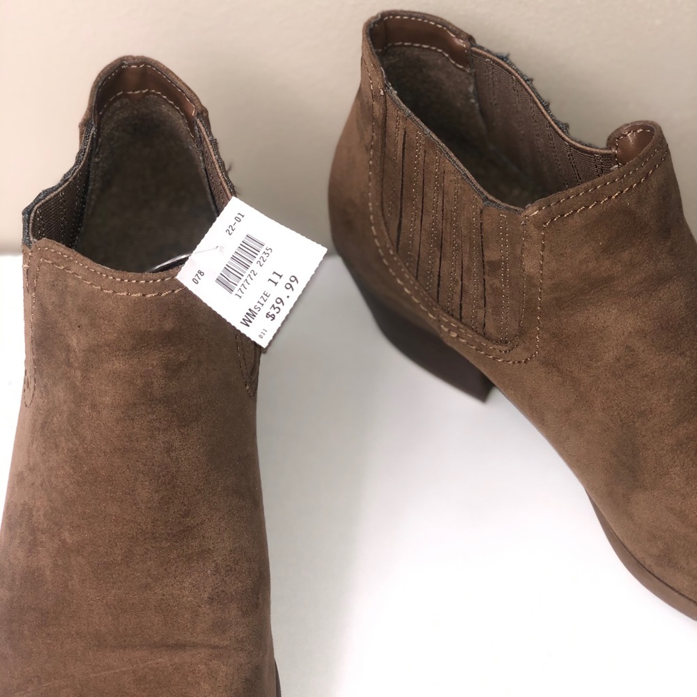 American Eagle Short Brown Booties - Picture 3 of 3